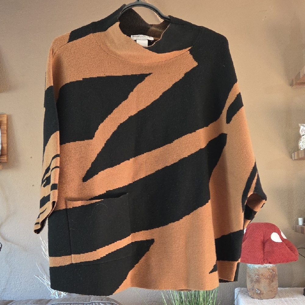Draper's & Damon's Brown and Black Sweater